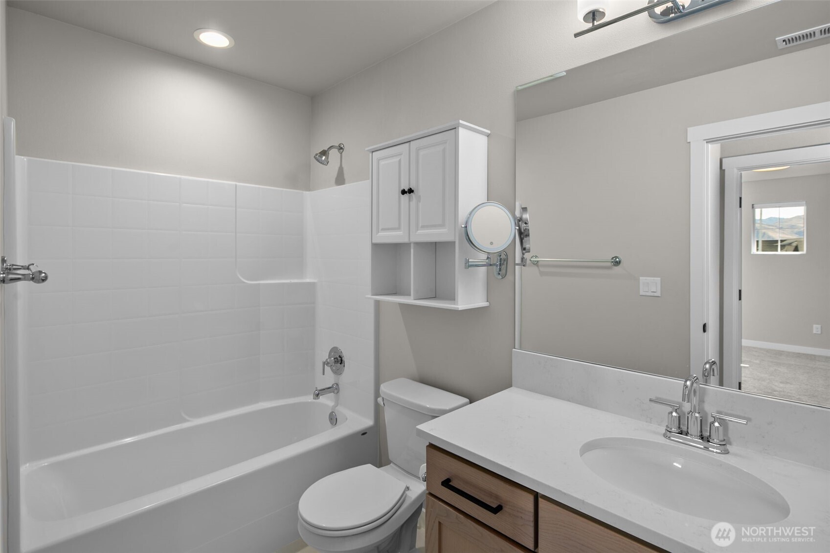 639 S Kent Avenue Property Photo 29