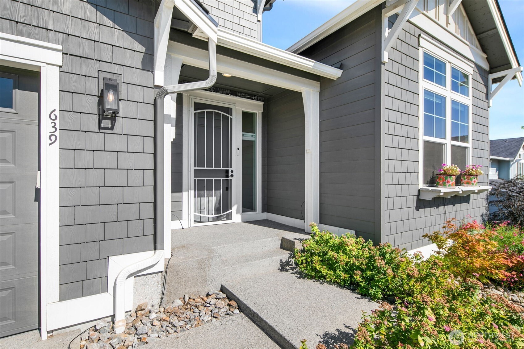 639 S Kent Avenue Property Photo 38