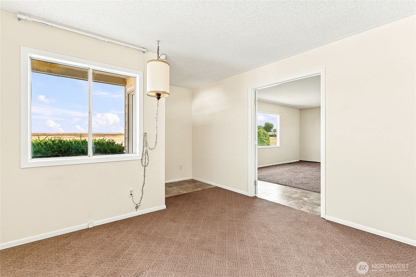 2714 Melrose Street Property Photo 4