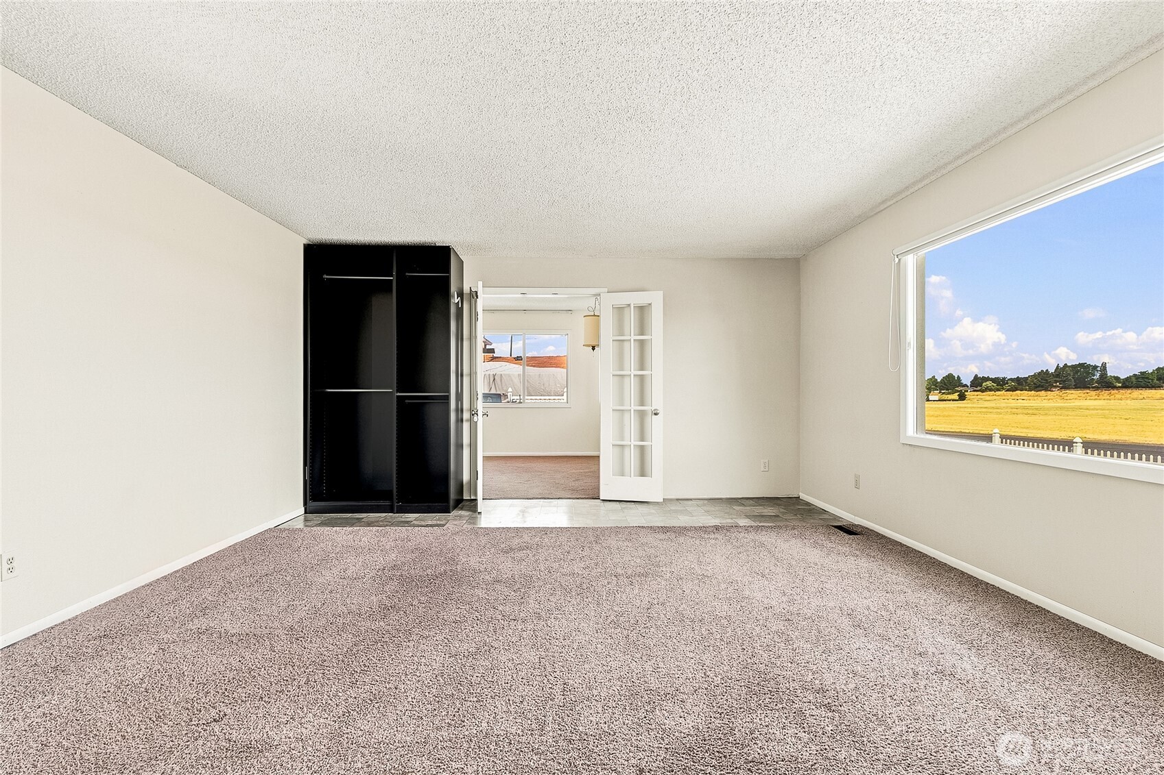 2714 Melrose Street Property Photo 6