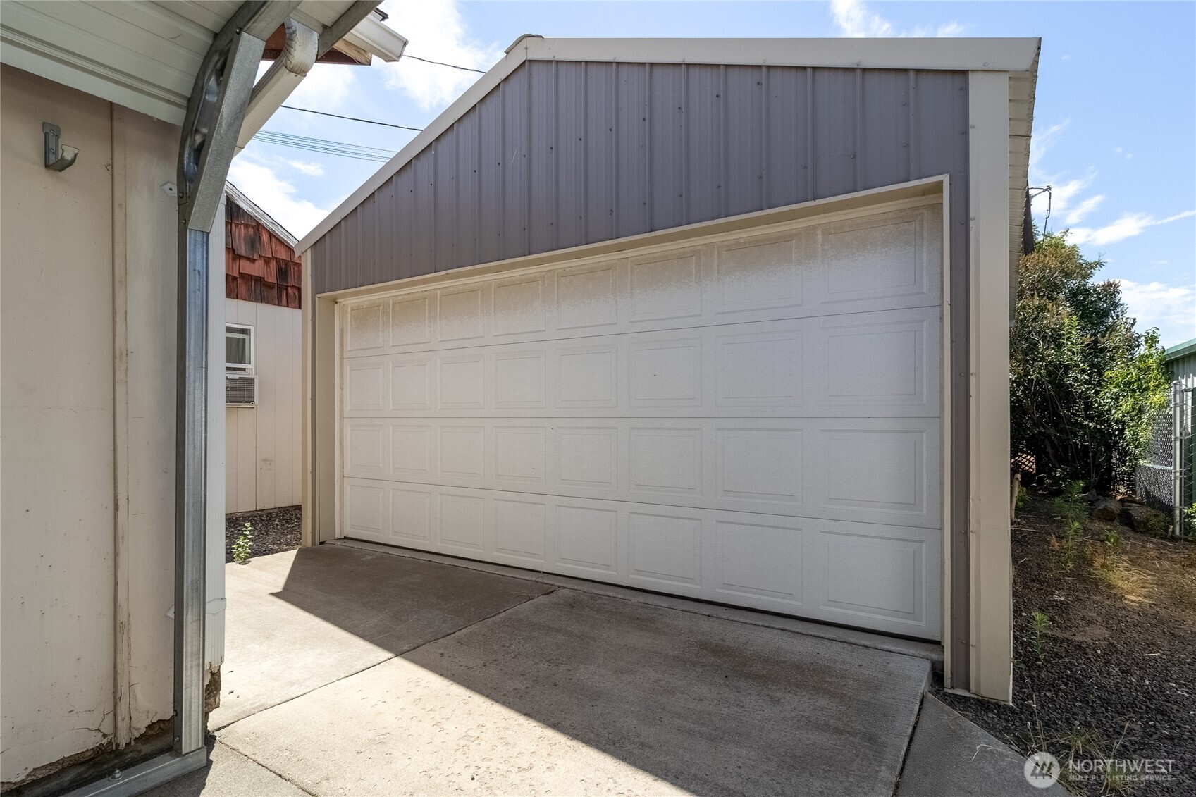2714 Melrose Street Property Photo 28