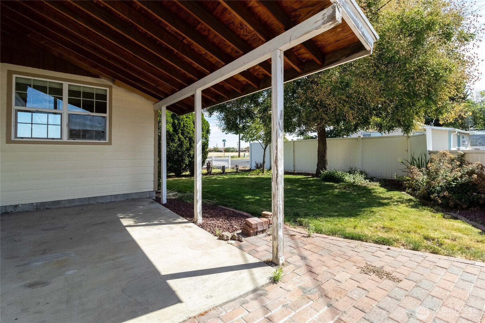 2714 Melrose Street Property Photo 30