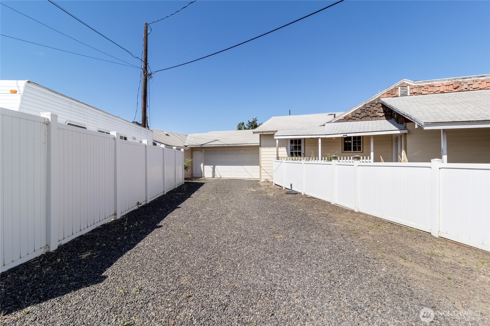 2714 Melrose Street Property Photo 32