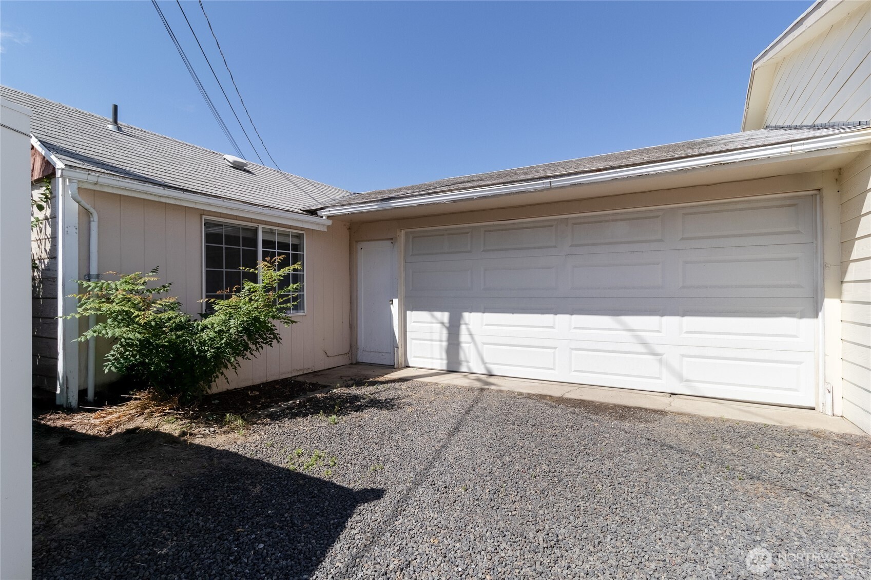 2714 Melrose Street Property Photo 33