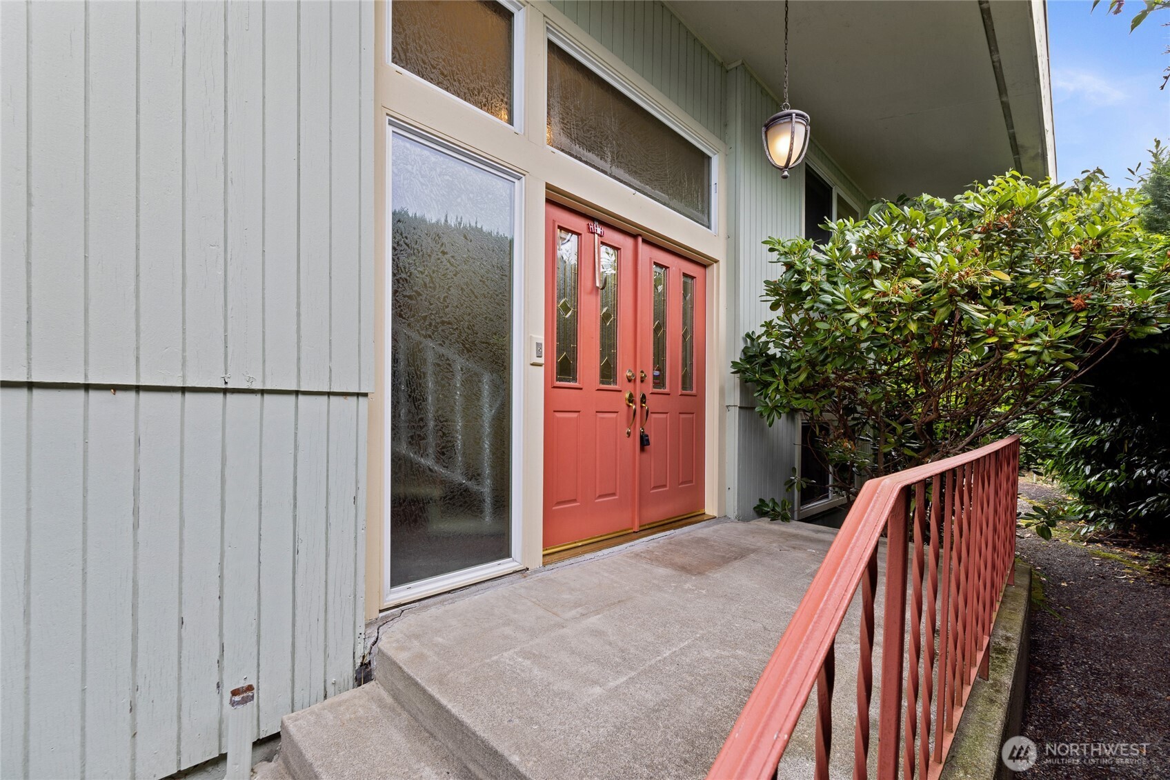 6107 Hawthorne Terrace Property Photo 3