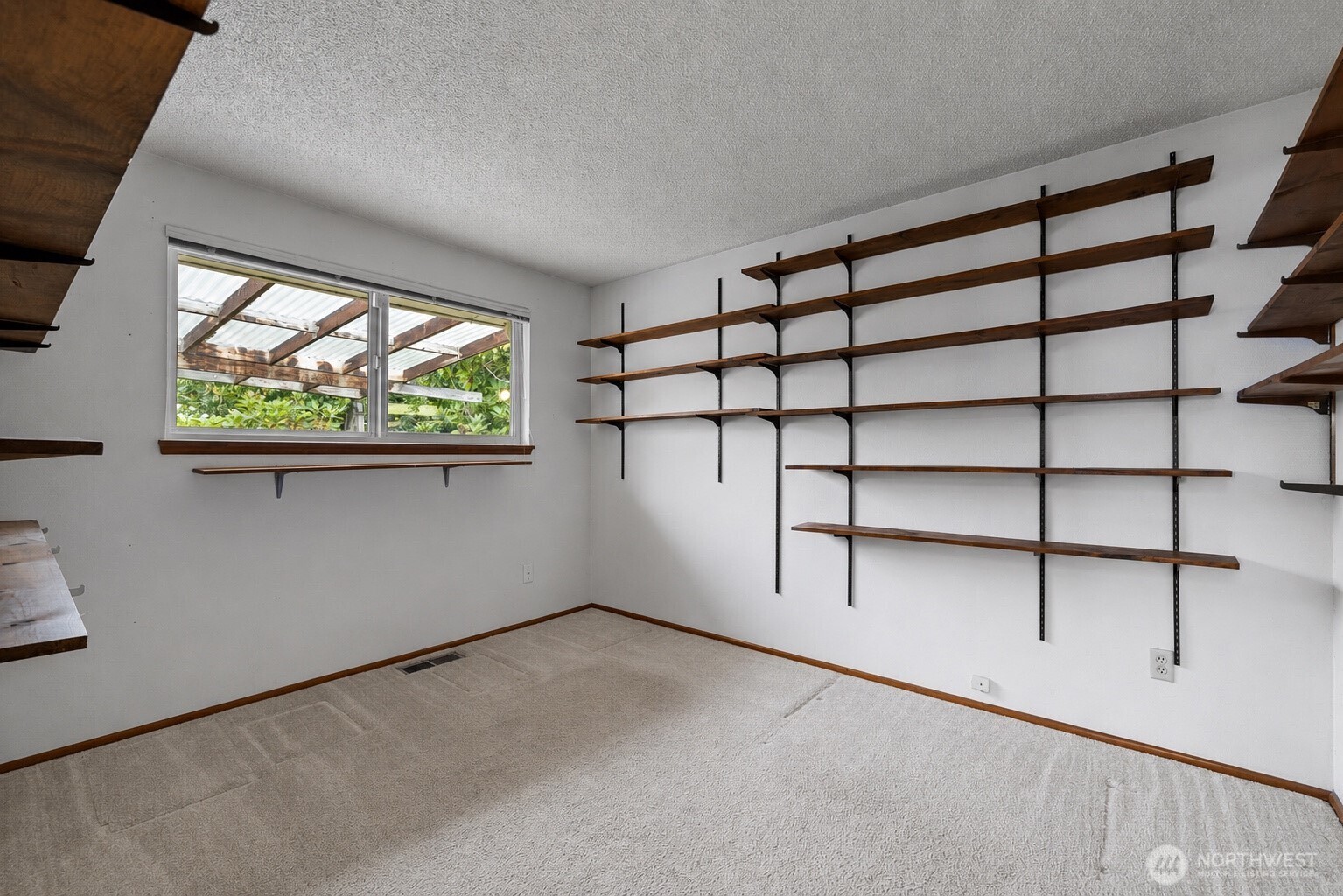 6107 Hawthorne Terrace Property Photo 14