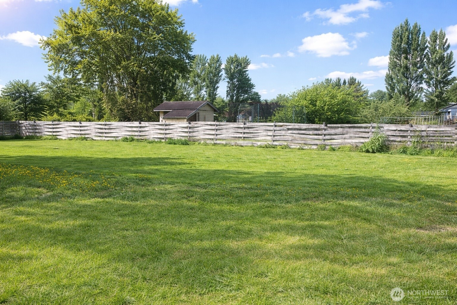 905 Coolidge Road Property Photo 2