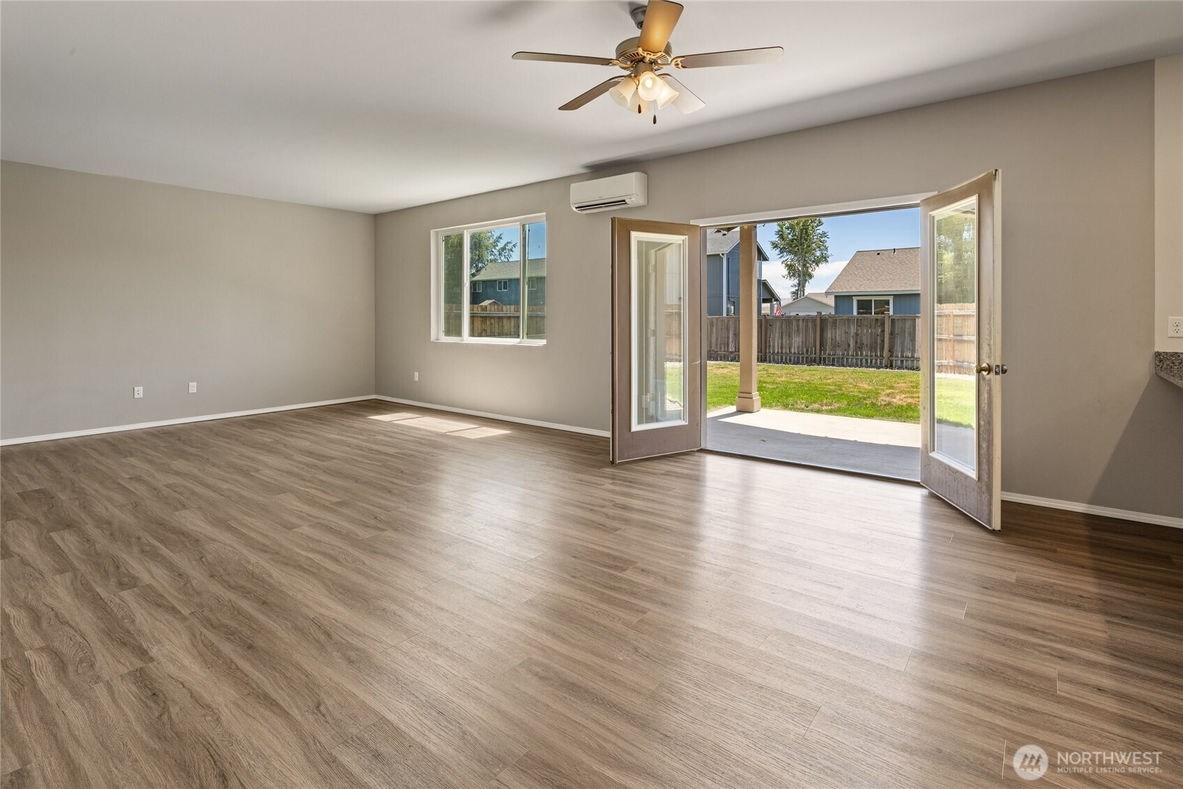 2012 W Sunnyview Lane Property Photo 6