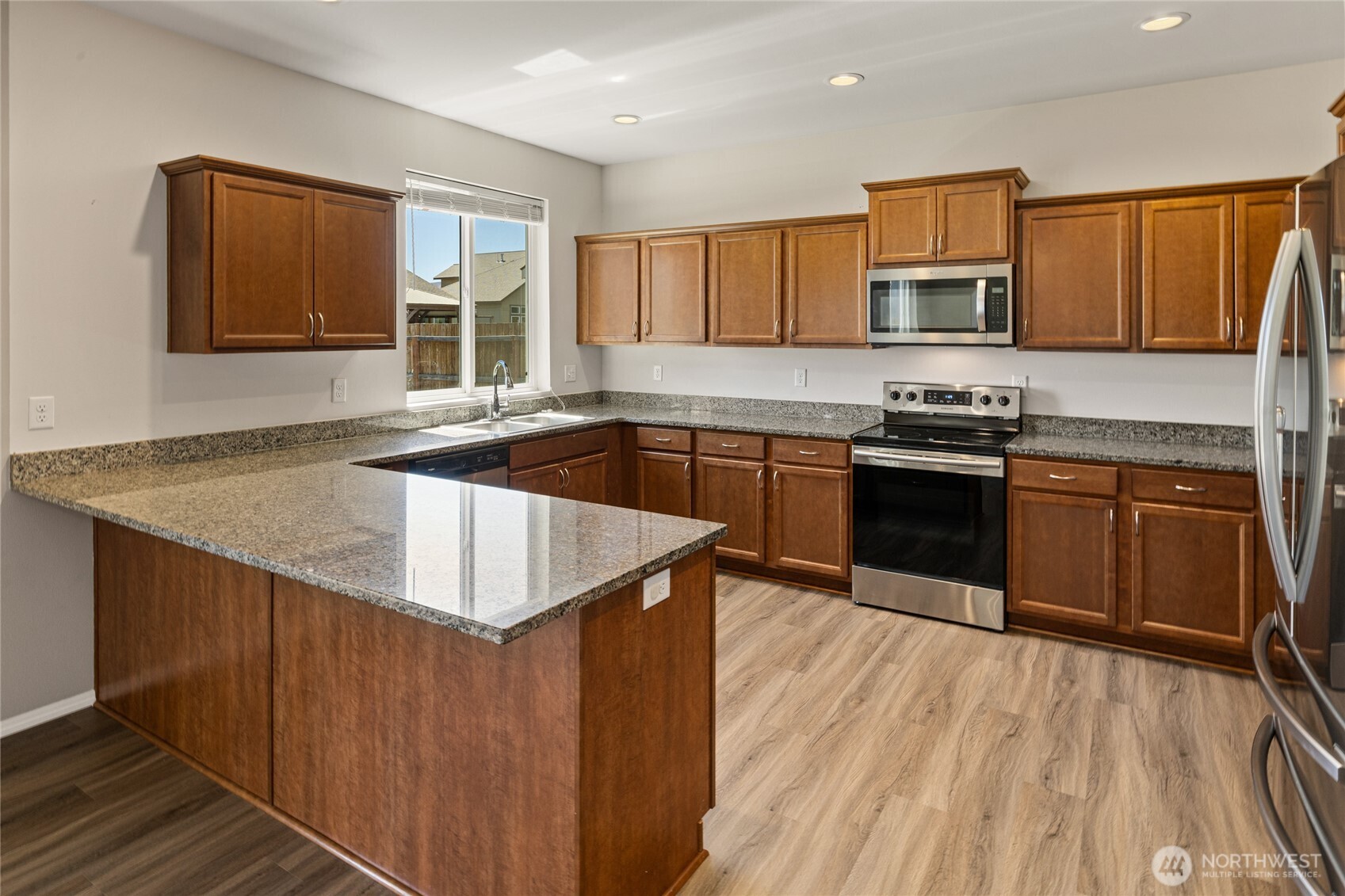 2012 W Sunnyview Lane Property Photo 12