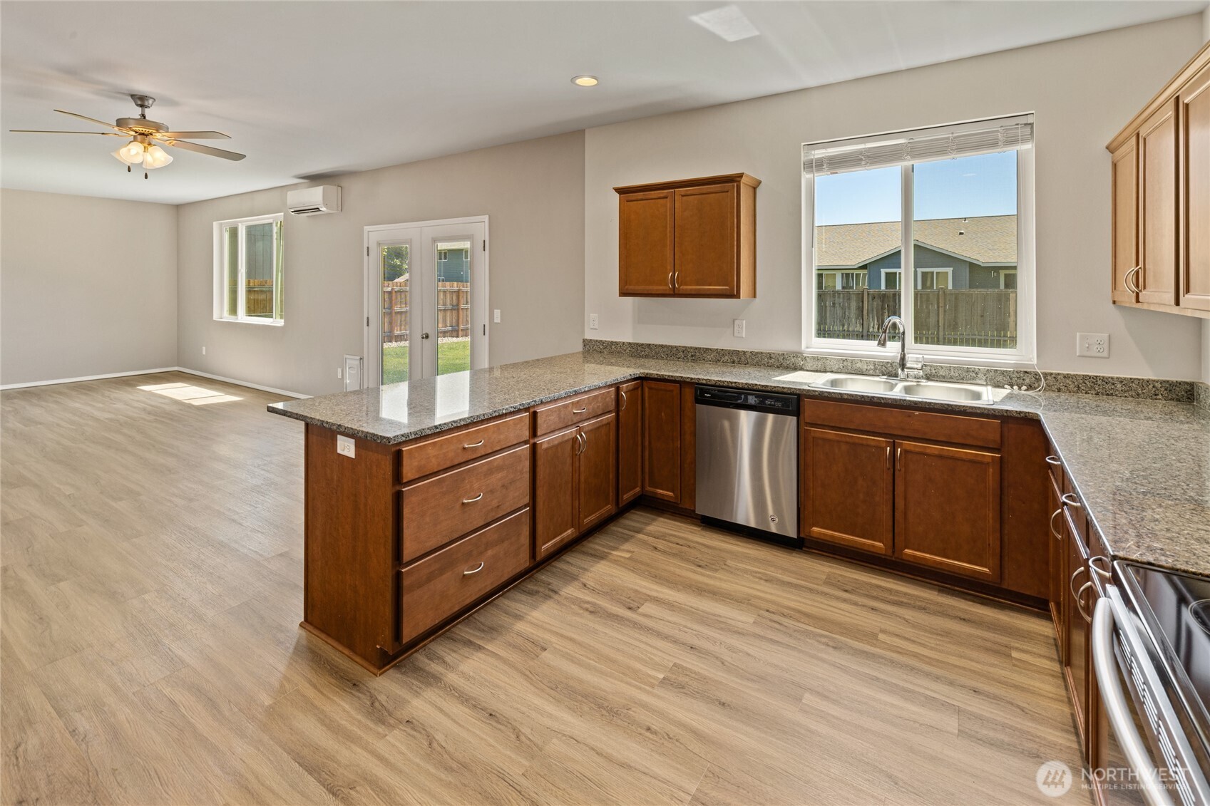 2012 W Sunnyview Lane Property Photo 14