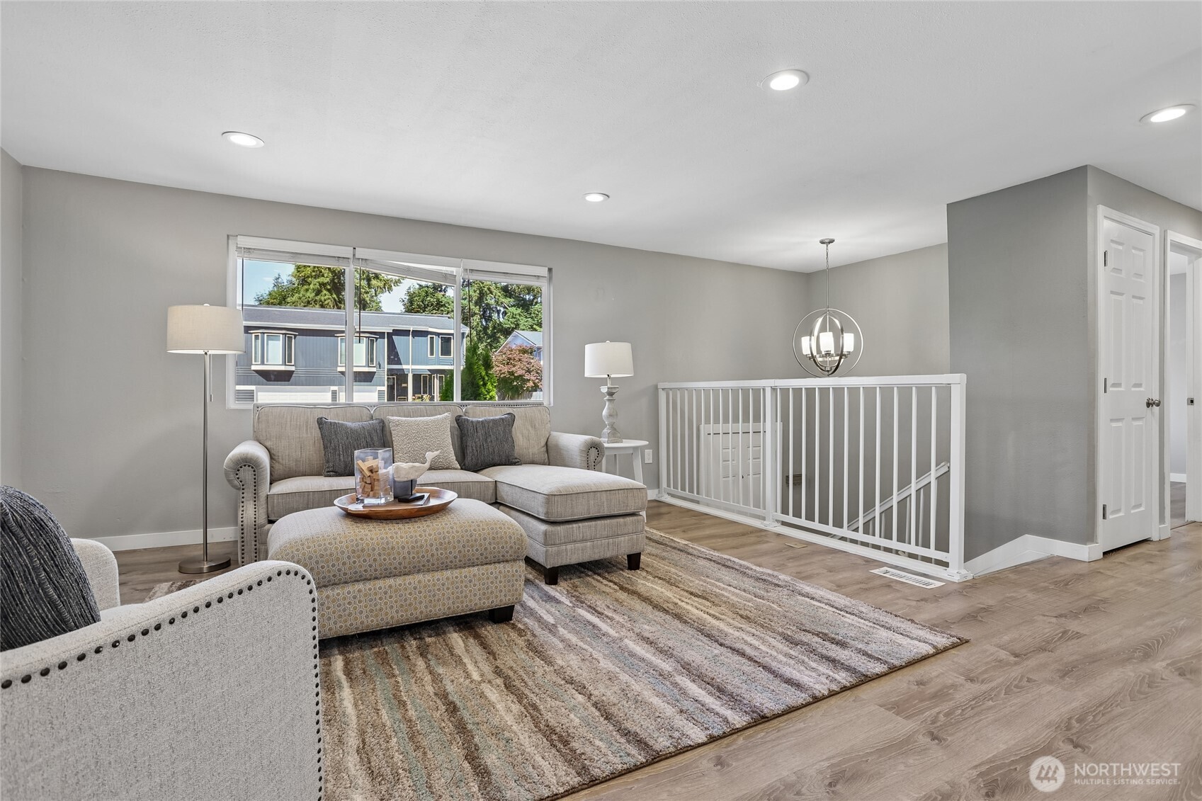 22719 1st Place Property Photo 3