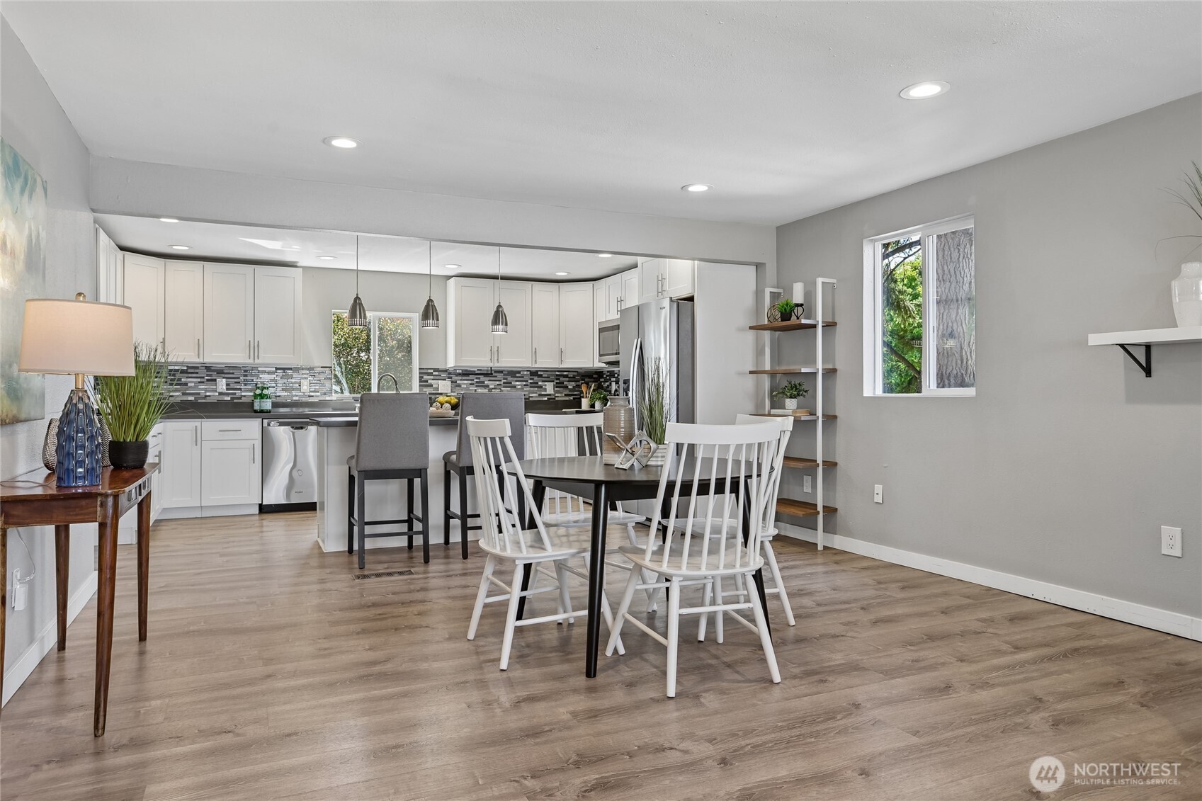 22719 1st Place Property Photo 6