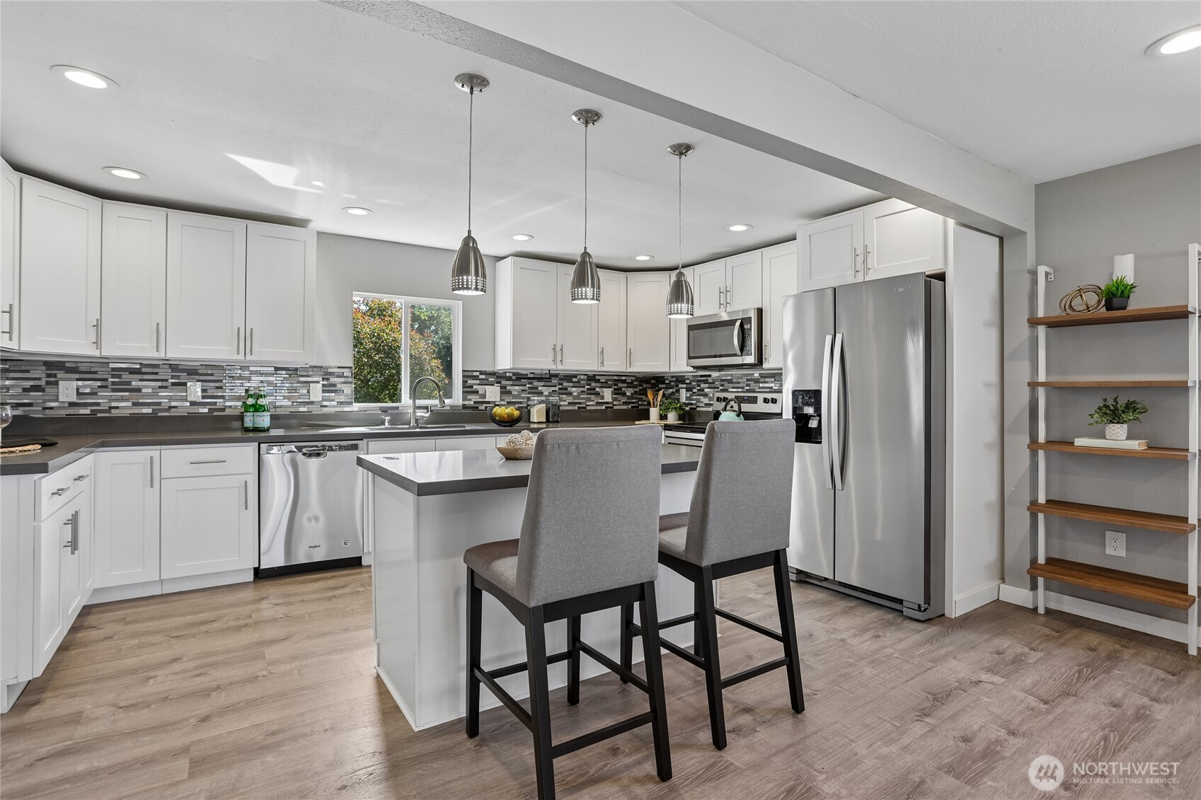 22719 1st Place Property Photo 8