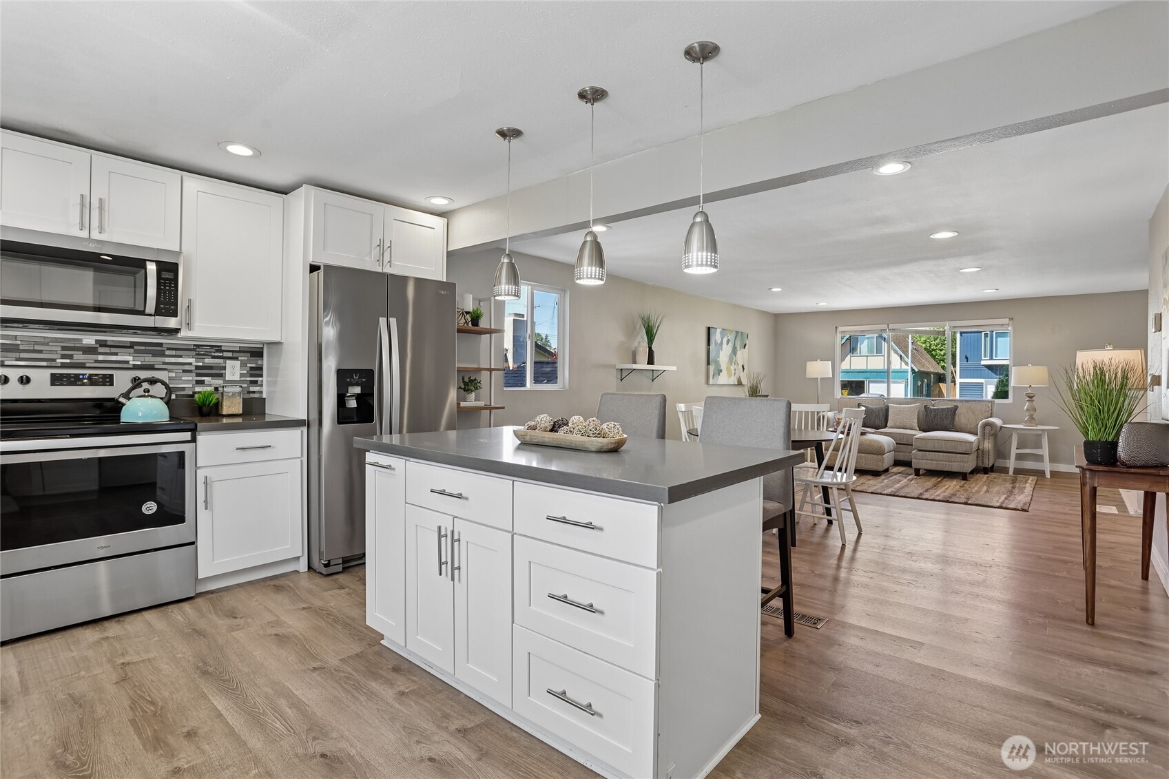 22719 1st Place Property Photo 10
