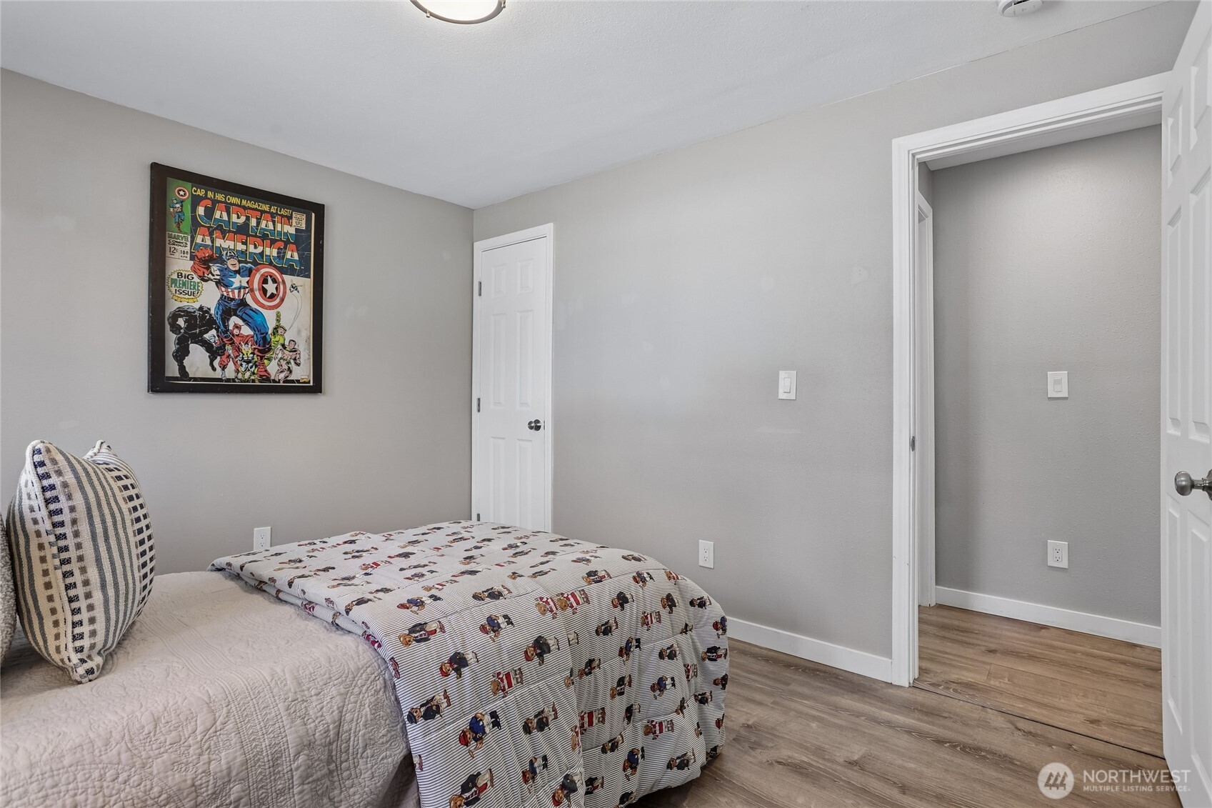 22719 1st Place Property Photo 15
