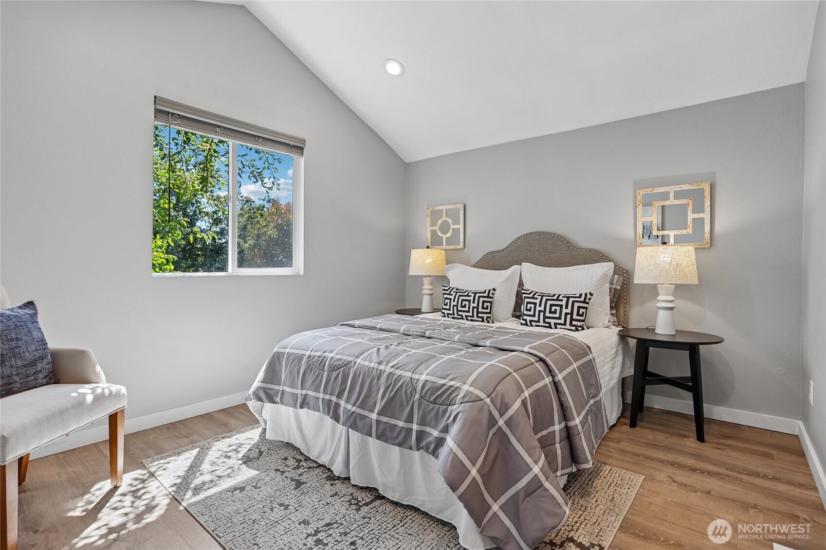 22719 1st Place Property Photo 17