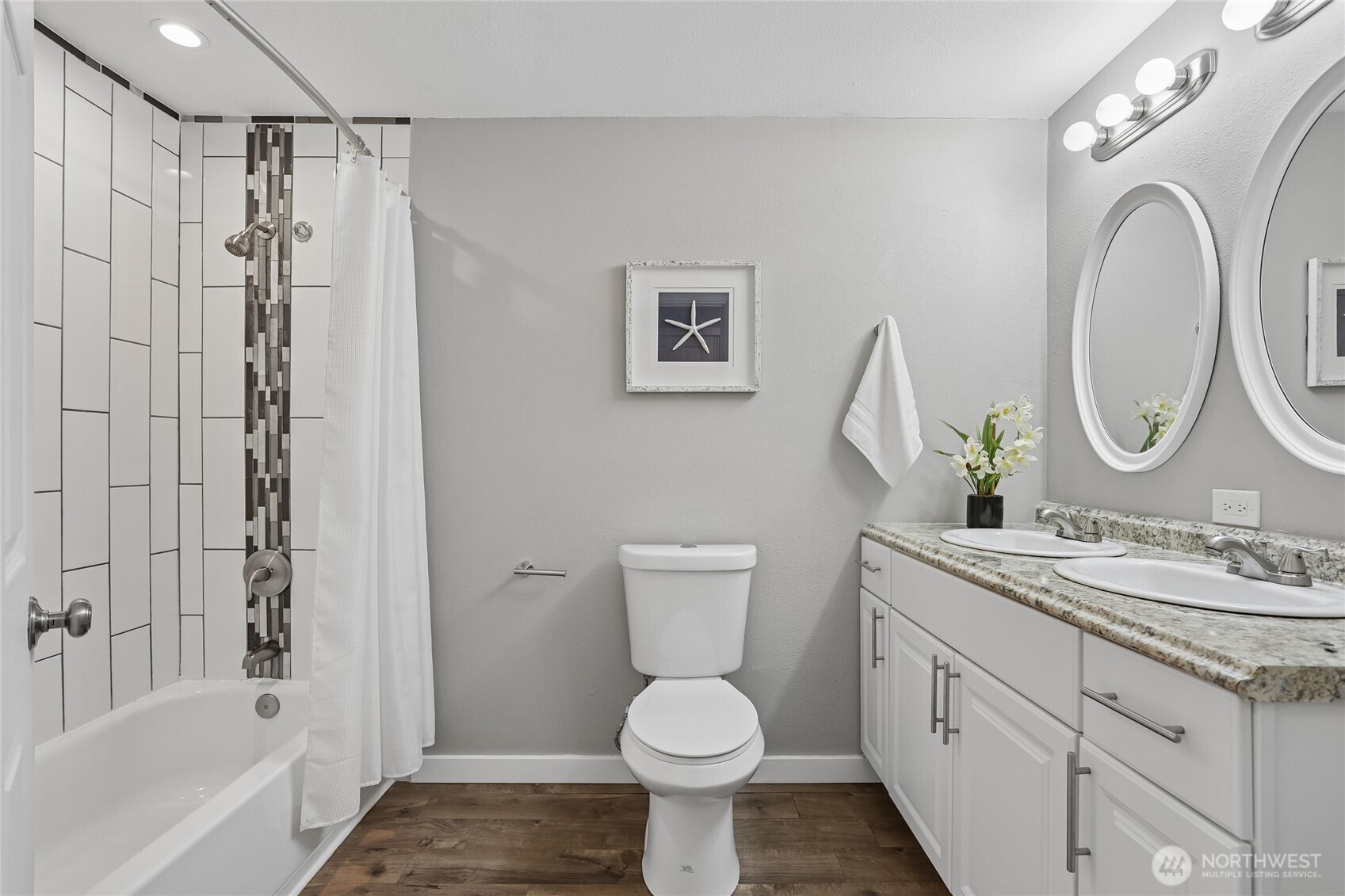 22719 1st Place Property Photo 19