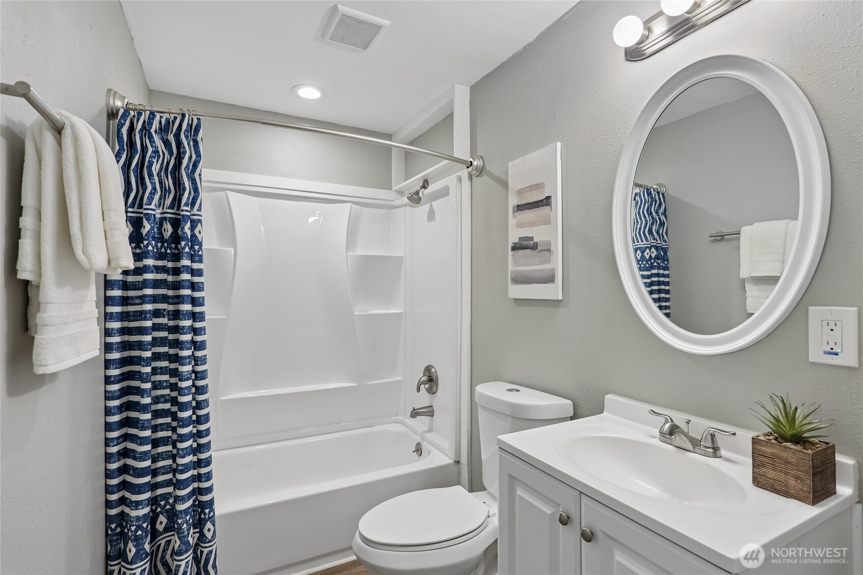 22719 1st Place Property Photo 24