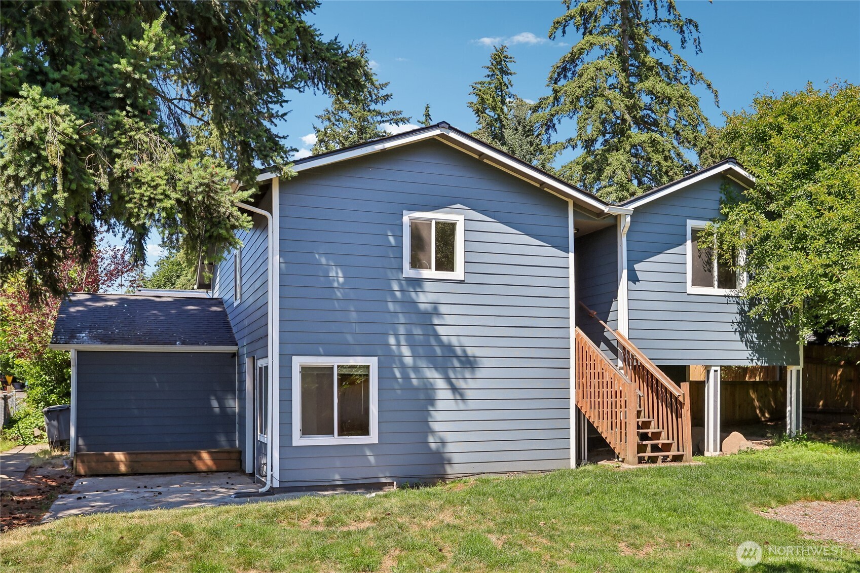 22719 1st Place Property Photo 32