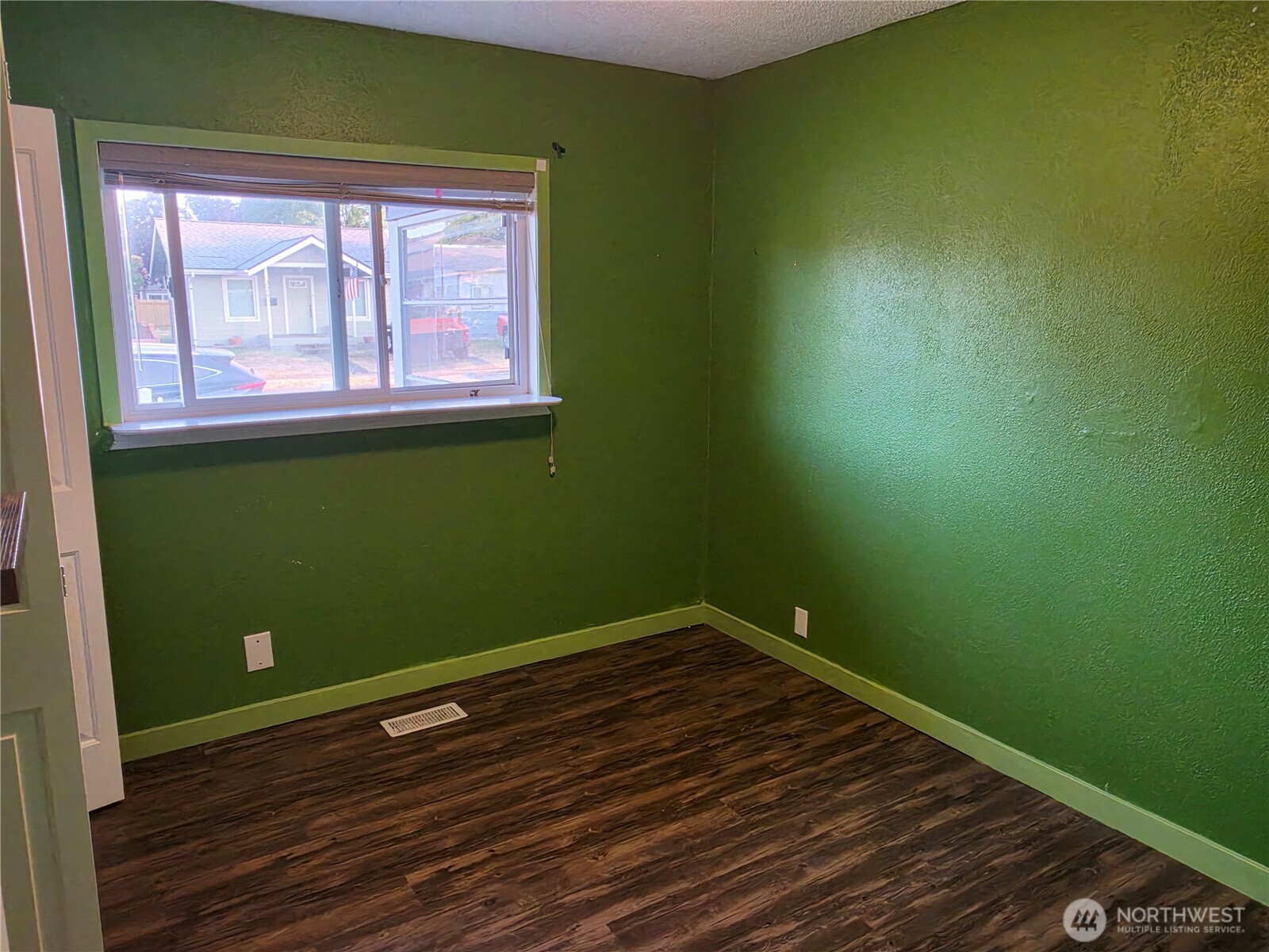 225 14th Street Property Photo 15