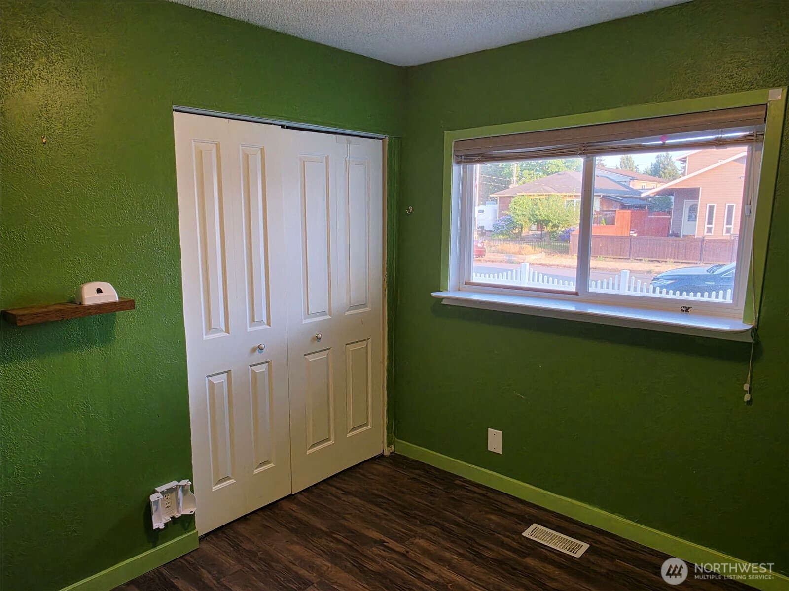 225 14th Street Property Photo 16