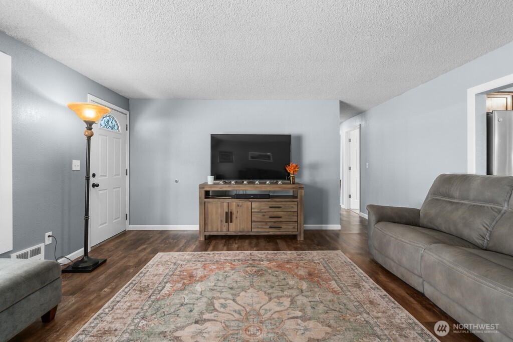 733 2nd Avenue Property Photo 4