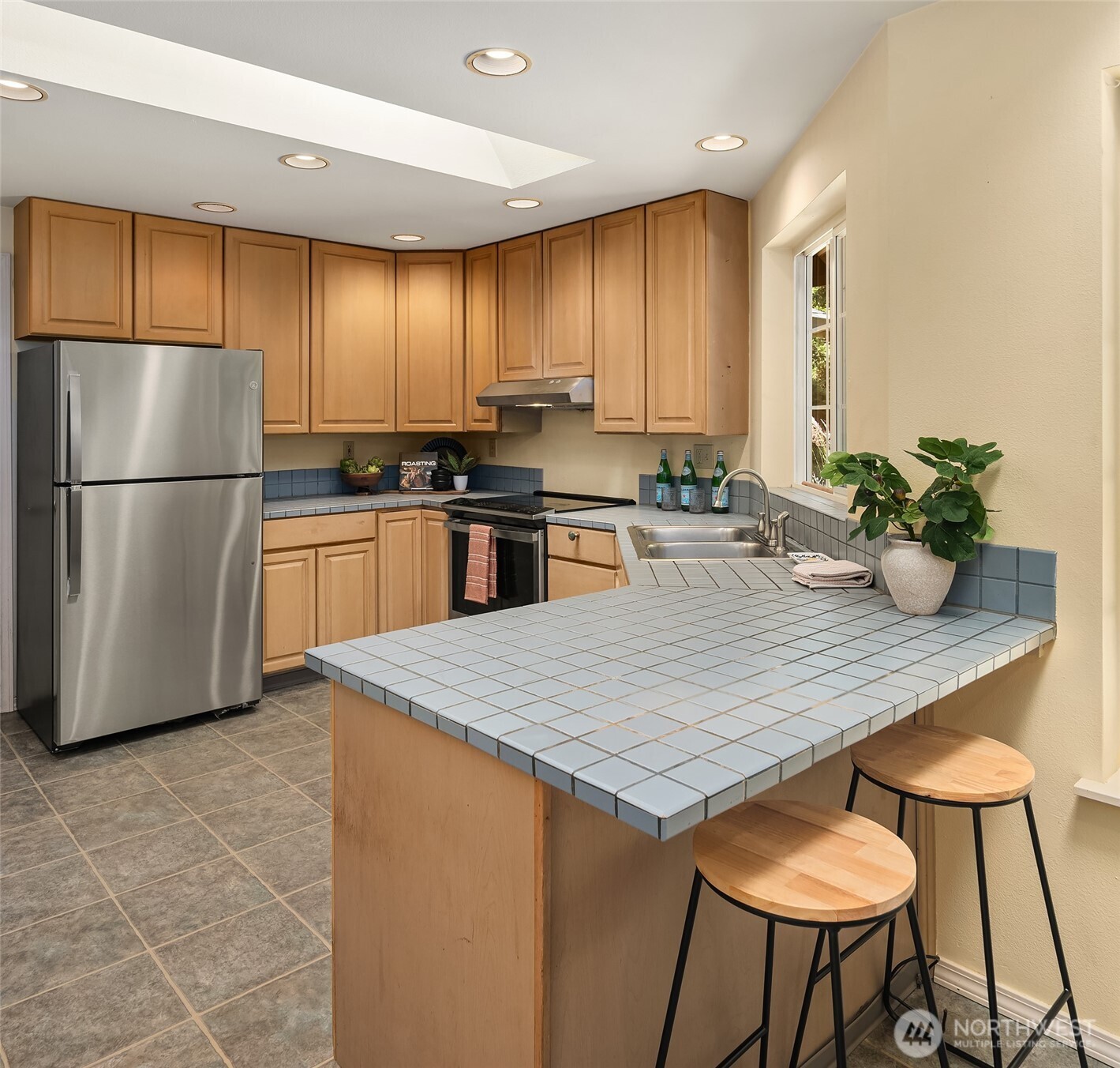 2426 Rosecrans Street Property Photo 11