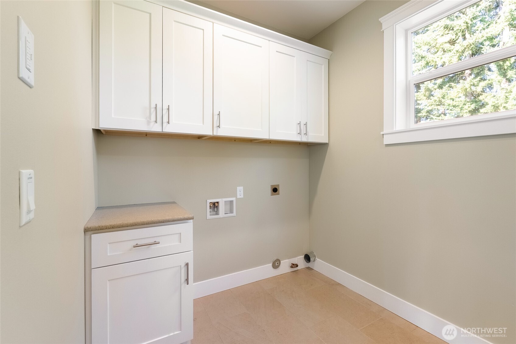 4372 Lakeview Court Property Photo 24