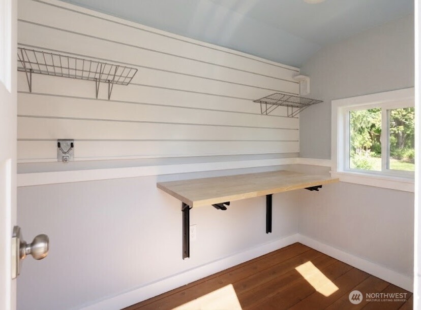 4372 Lakeview Court Property Photo 28