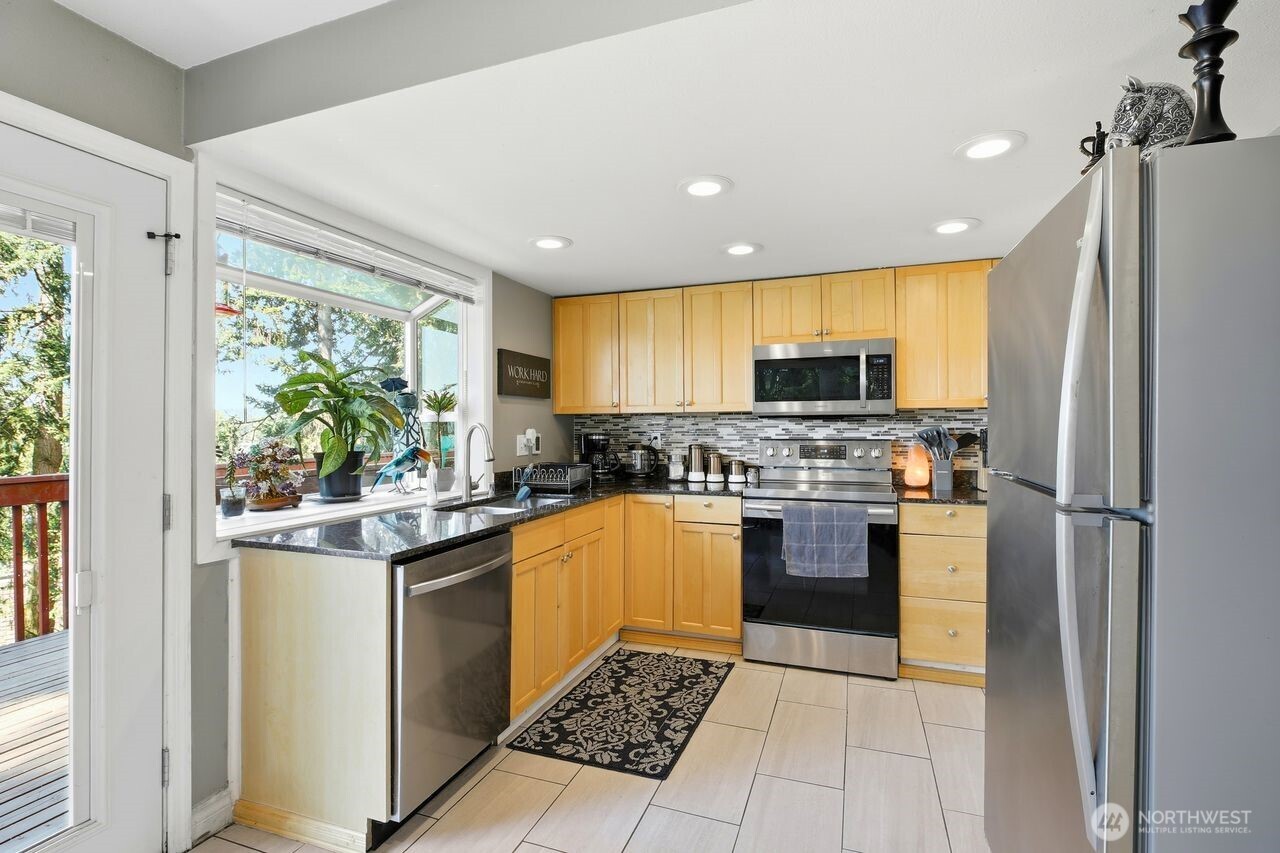 13305 115th Avenue Property Photo 6
