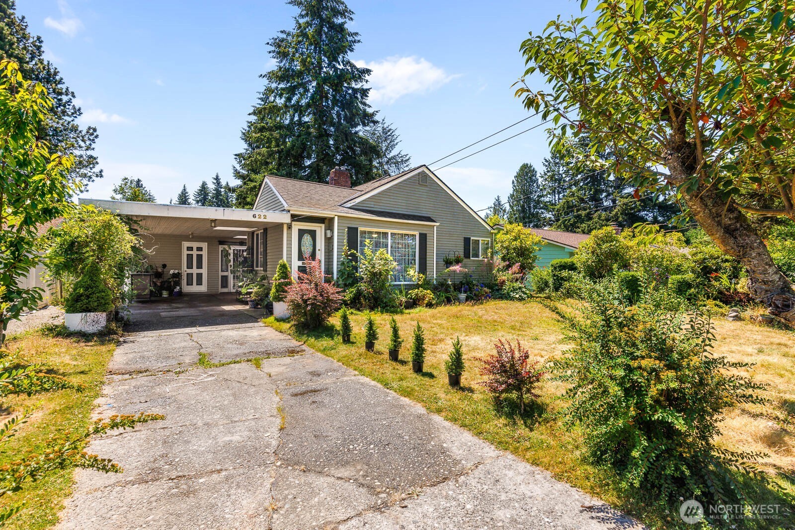 622 47th St Se Property Photo 1