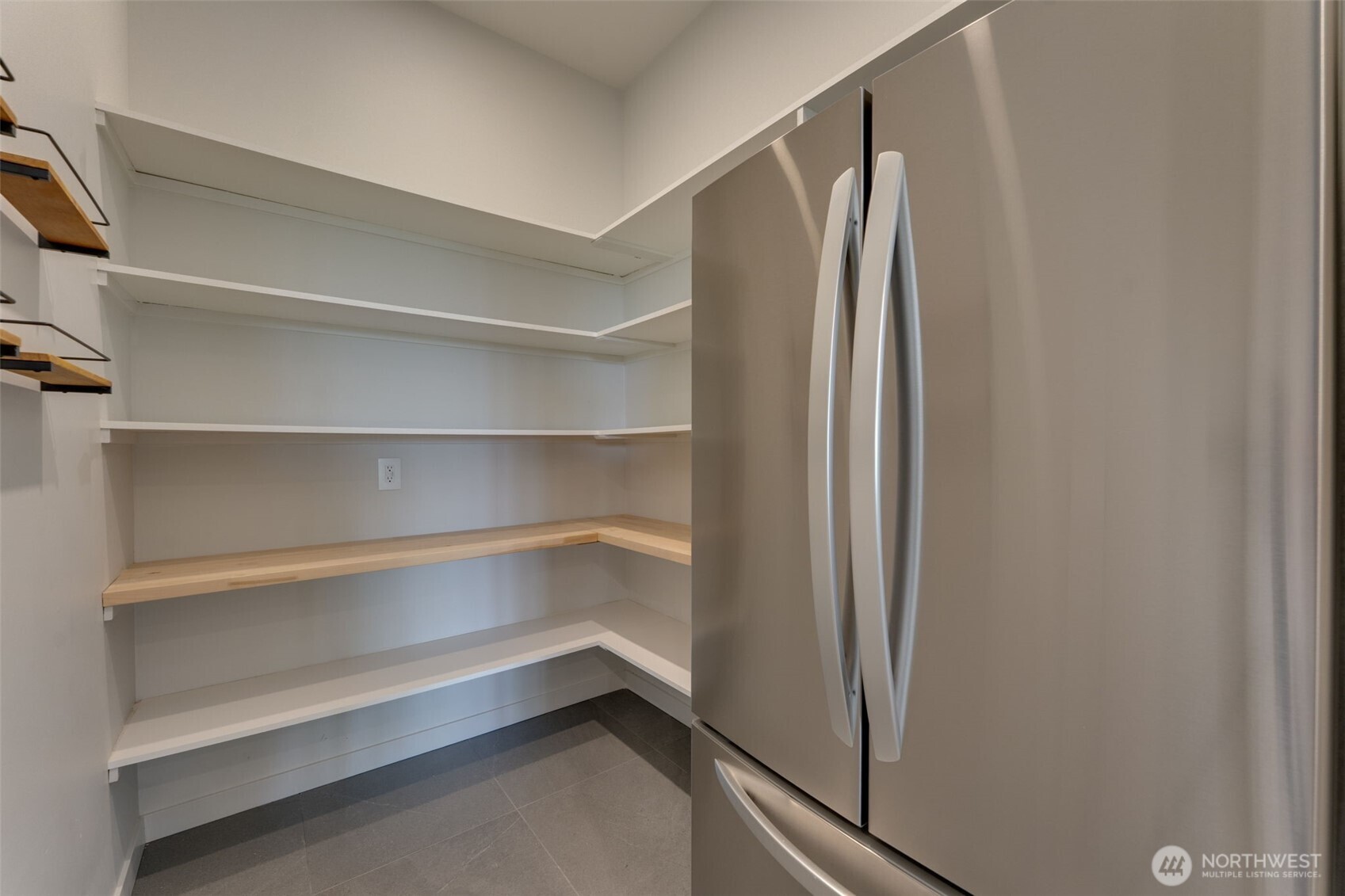 536 Ne Province Drive Property Photo 14