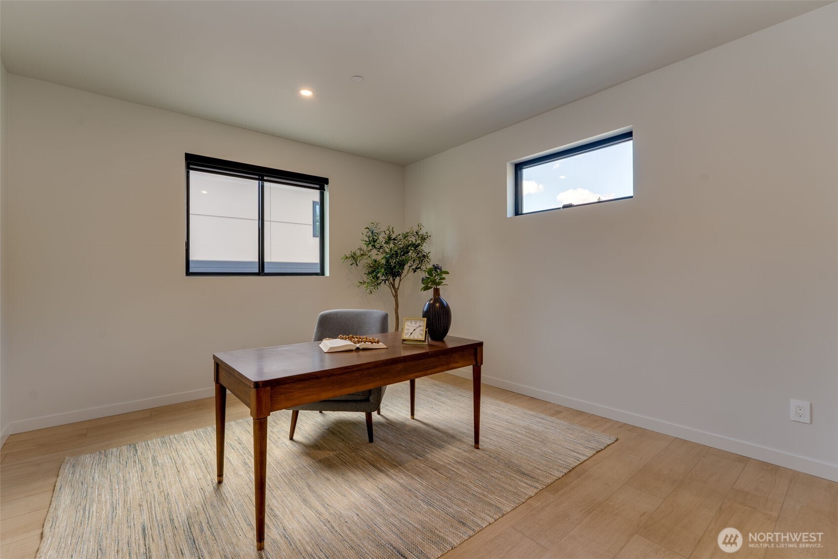 536 Ne Province Drive Property Photo 28