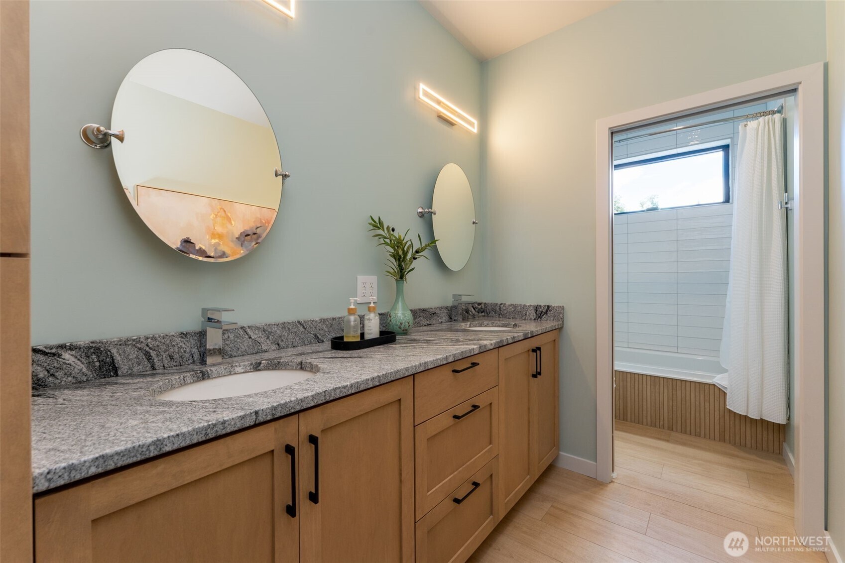 536 Ne Province Drive Property Photo 32