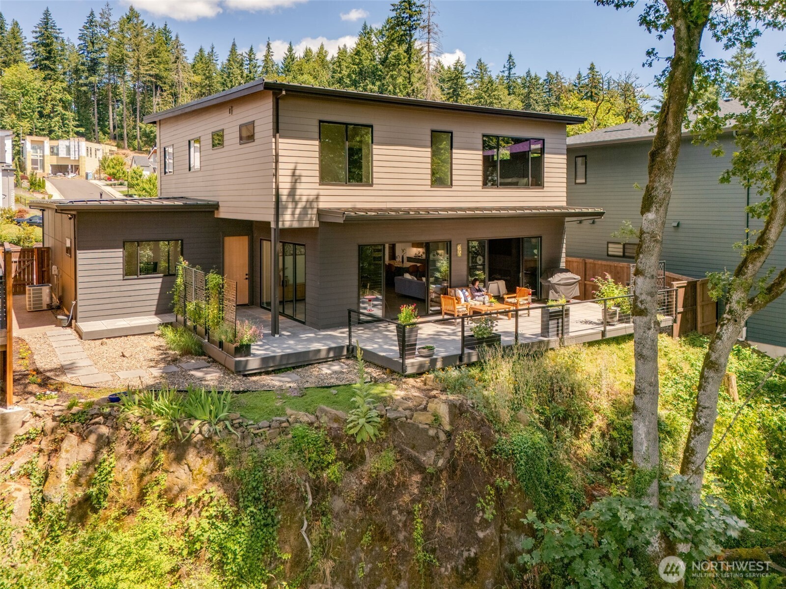 536 Ne Province Drive Property Photo 38
