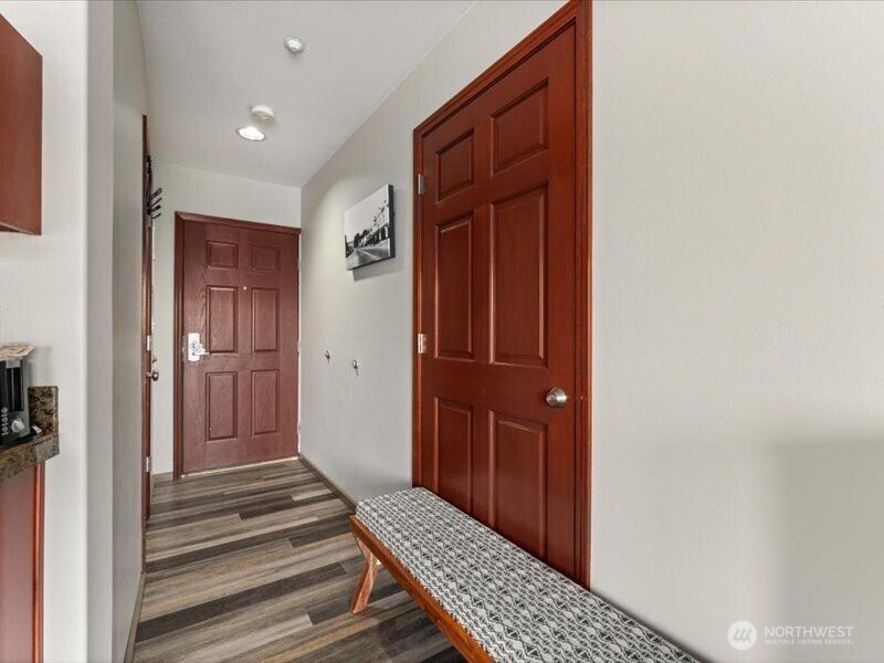 322 W Woodin Avenue 713 Property Photo 7