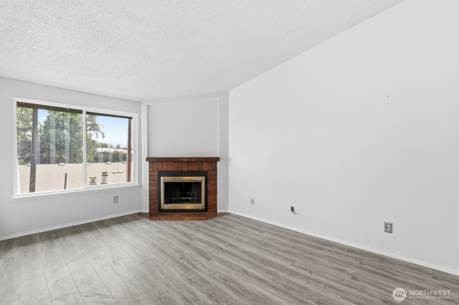 4002 S 158th Street F Property Photo 3