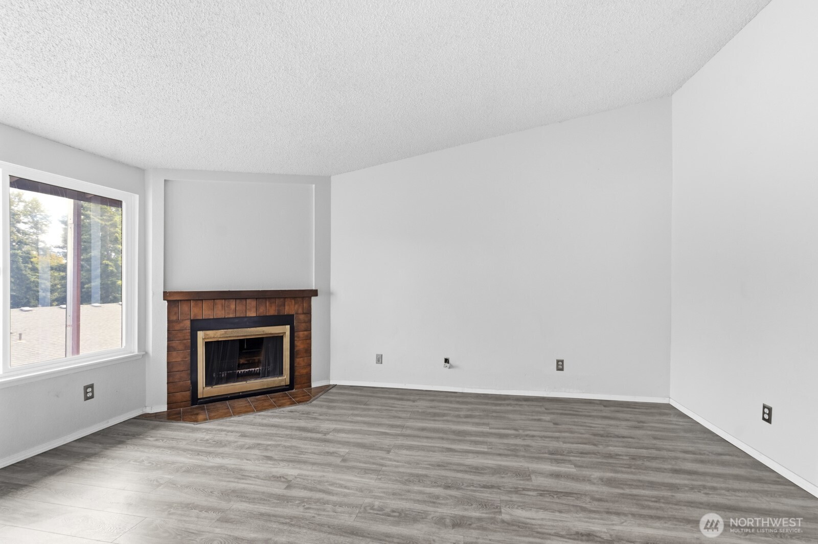 4002 S 158th Street F Property Photo 9
