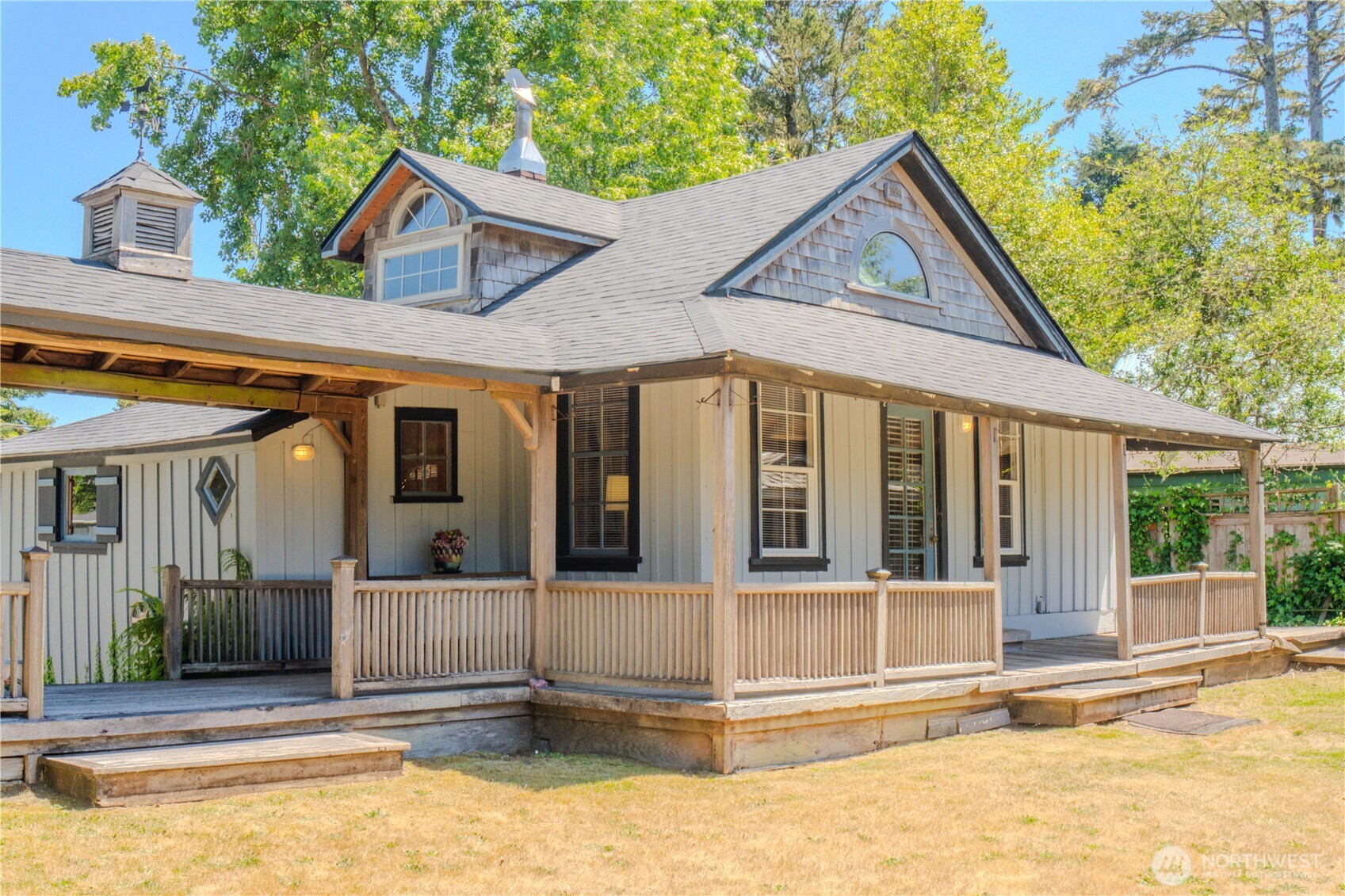 4315 K Place Property Photo 3