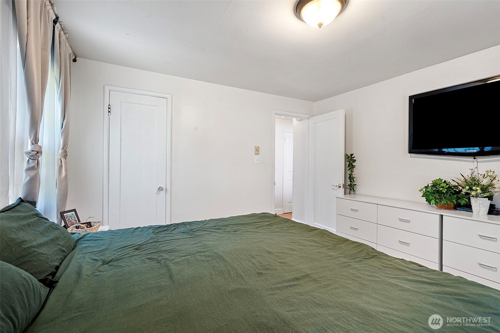 8503 33rd Avenue Property Photo 17