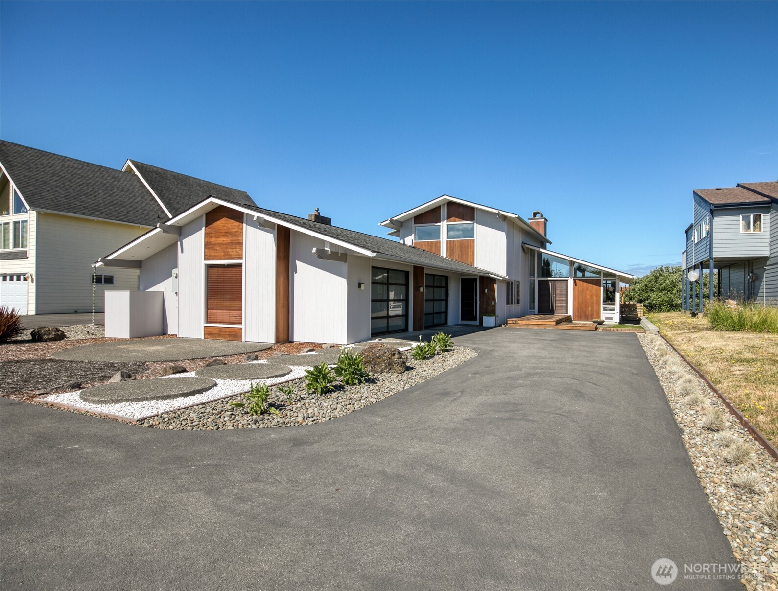 675 Ocean Shores Boulevard Property Photo 2