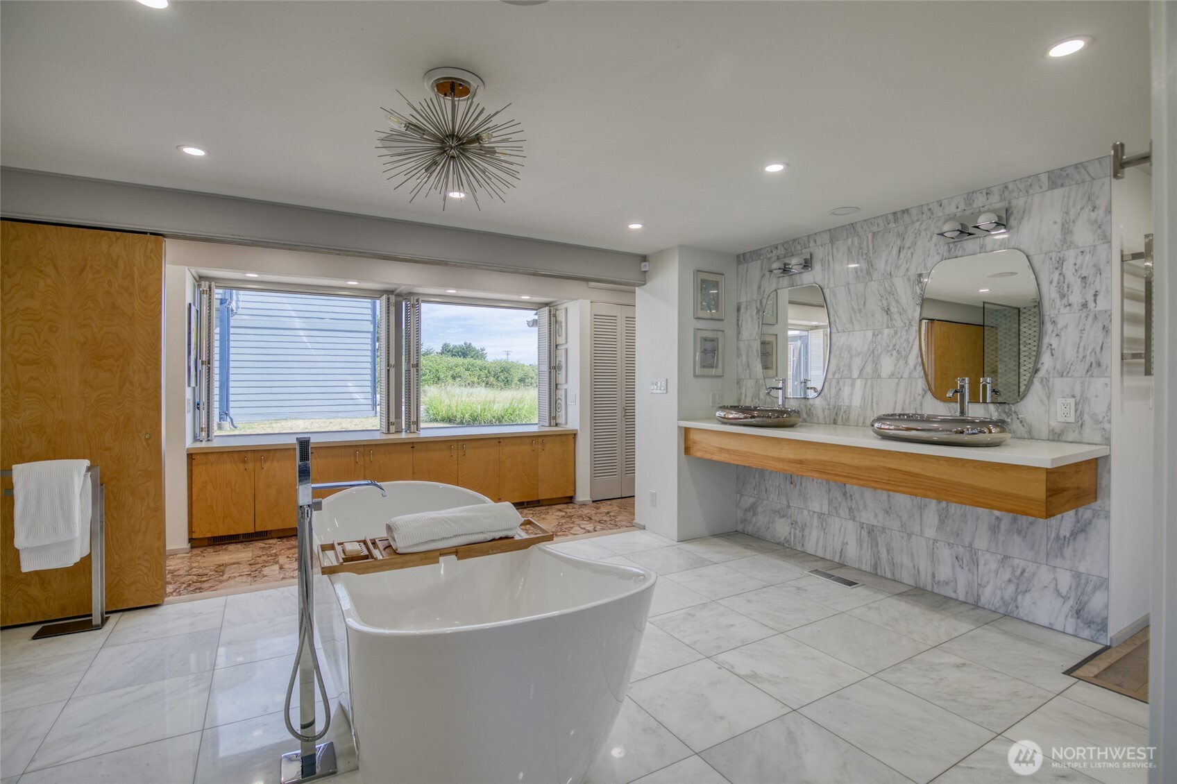 675 Ocean Shores Boulevard Property Photo 16