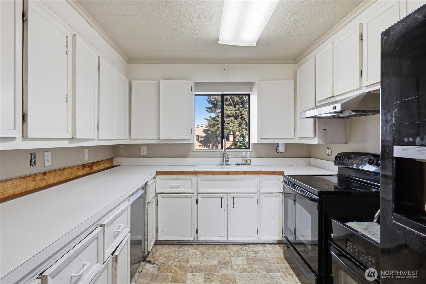 6703 Pioneer Highway Property Photo 6