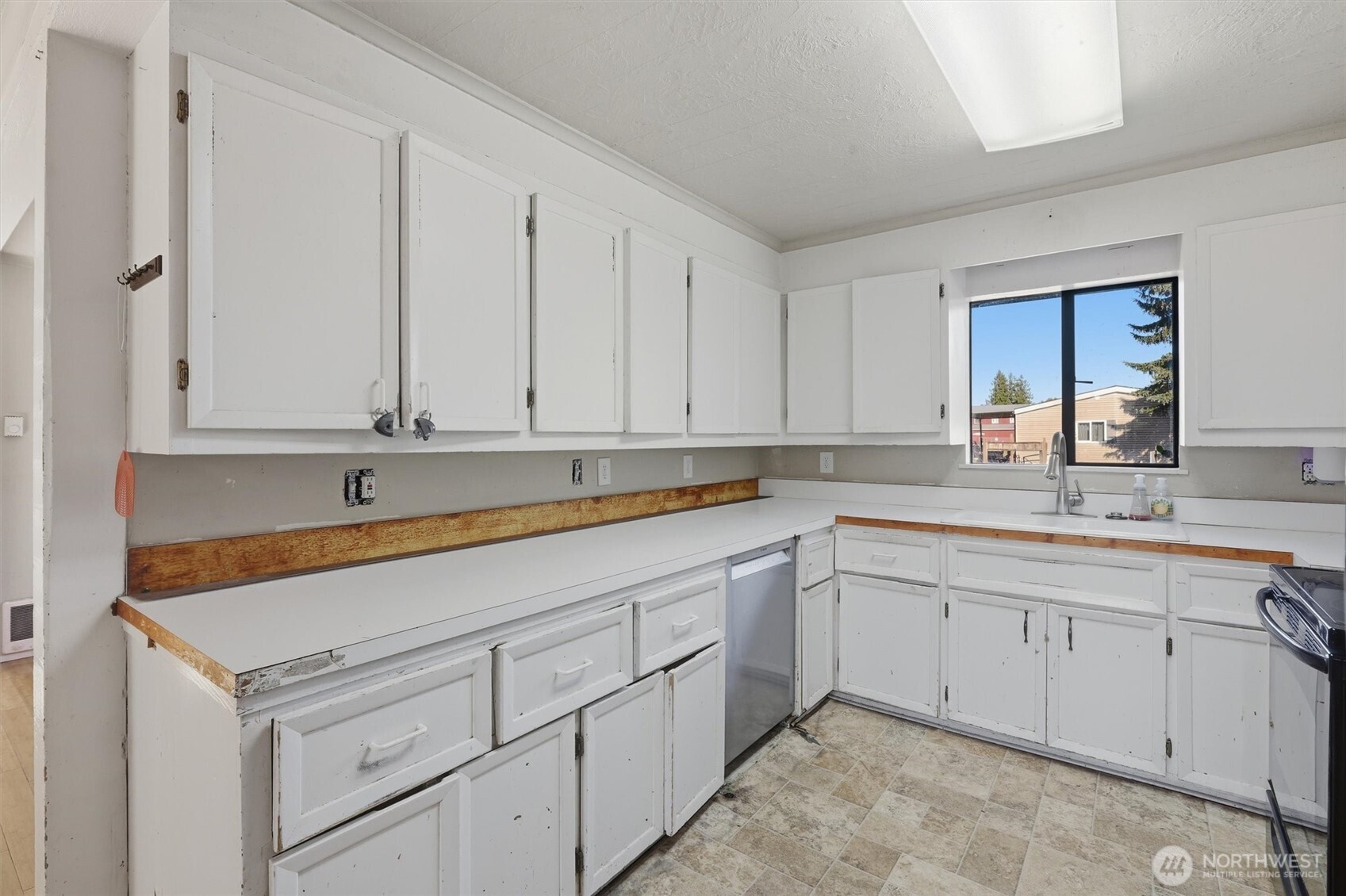 6703 Pioneer Highway Property Photo 7