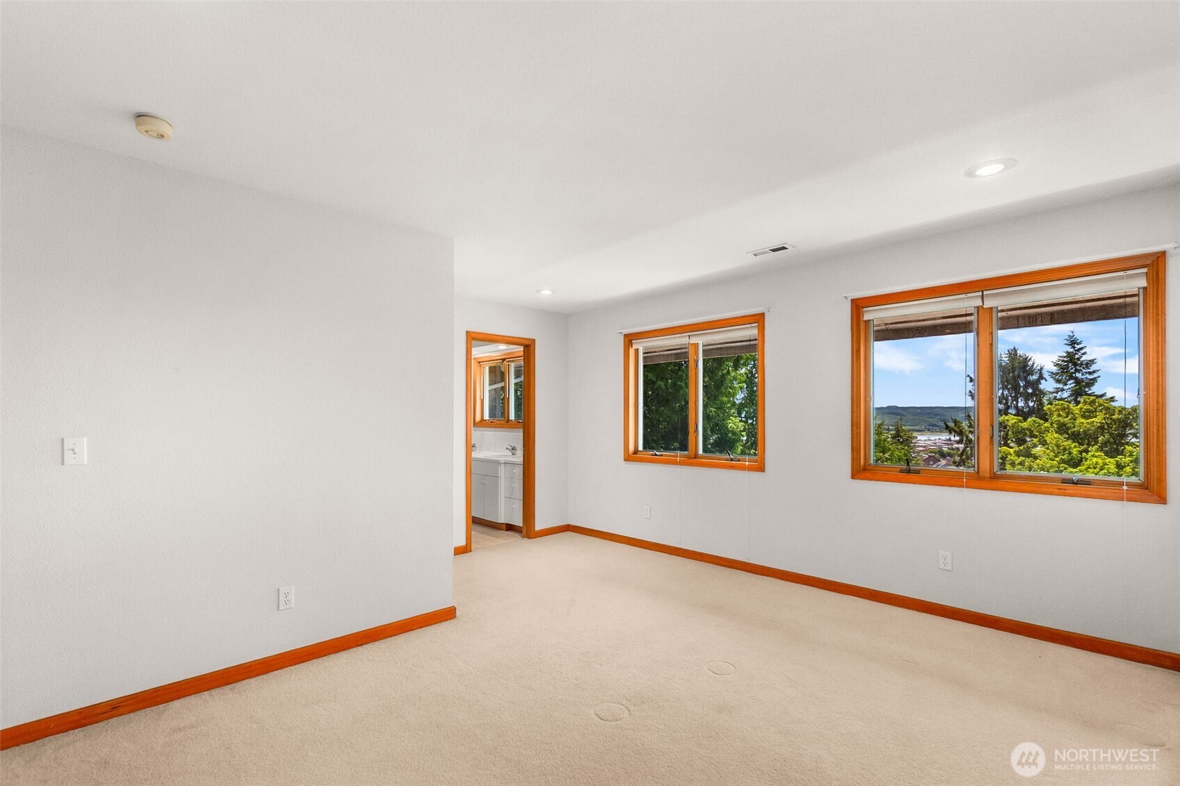 106 W 12th Street Property Photo 31