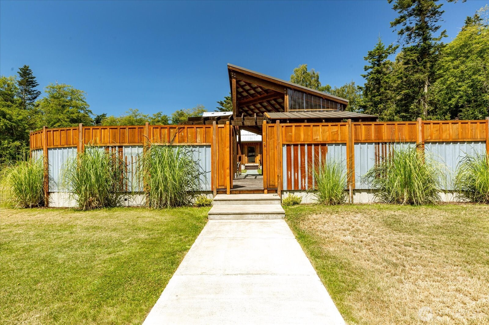 550 Wanamaker Property Photo 8