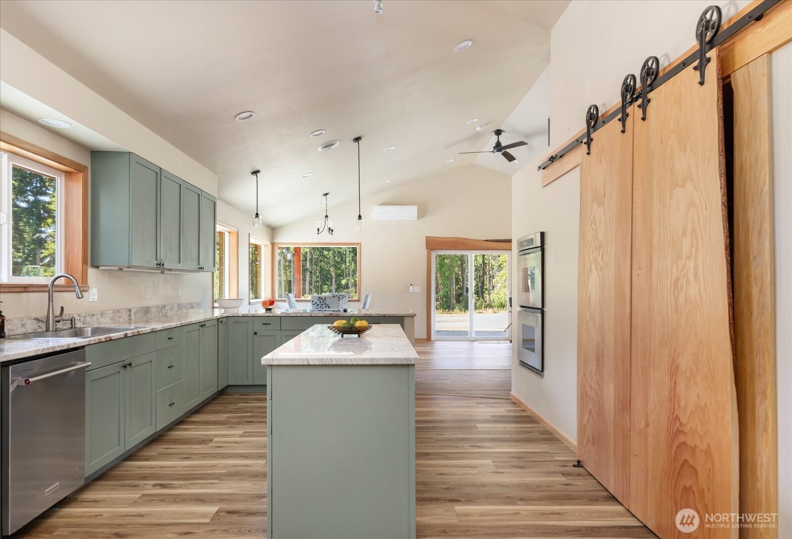 550 Wanamaker Property Photo 12