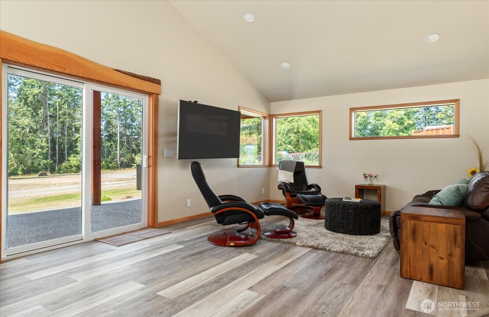 550 Wanamaker Property Photo 19