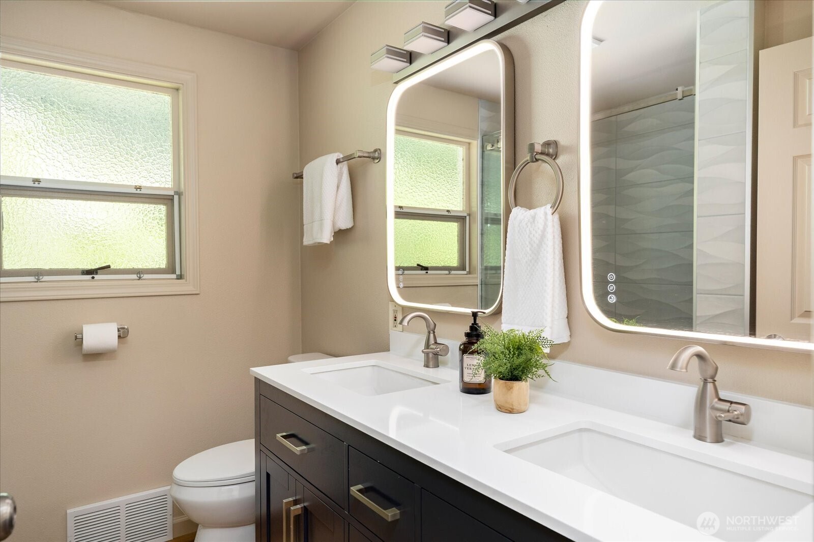 550 Wanamaker Property Photo 31