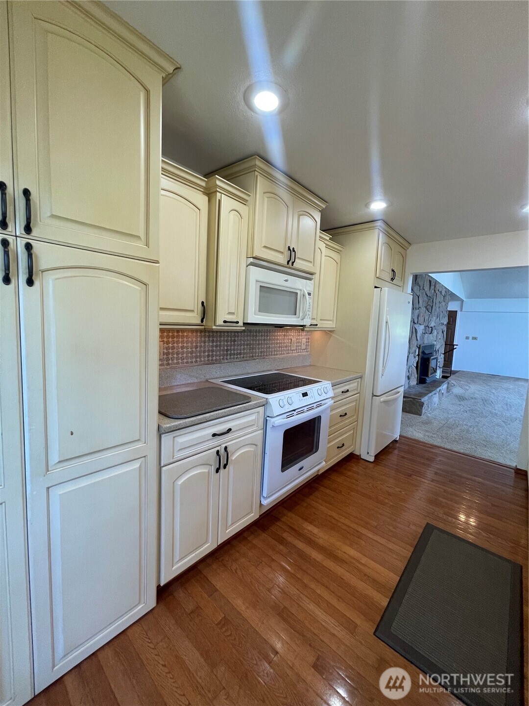 2151 Raymond-south Bend Road Property Photo 9